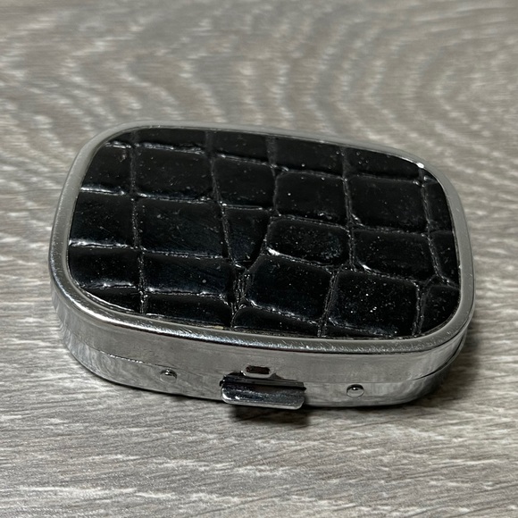 Accessories - Pill holder